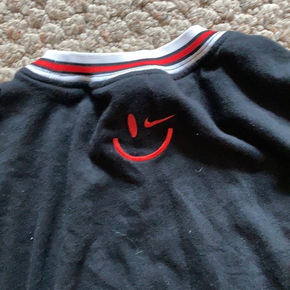 Smiley face tee size small! - Picture 3 of 3